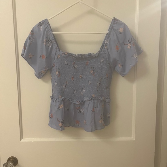 Perfect condition blue floral Madewell peplum smocked flutter sleeve top - Picture 4 of 5